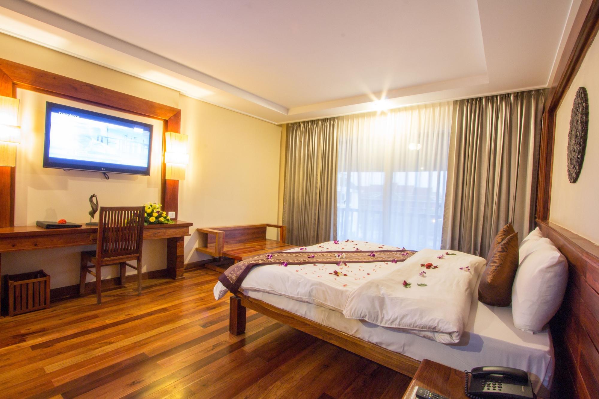 Royal Empire Premium Hotel Siem Reap Extérieur photo