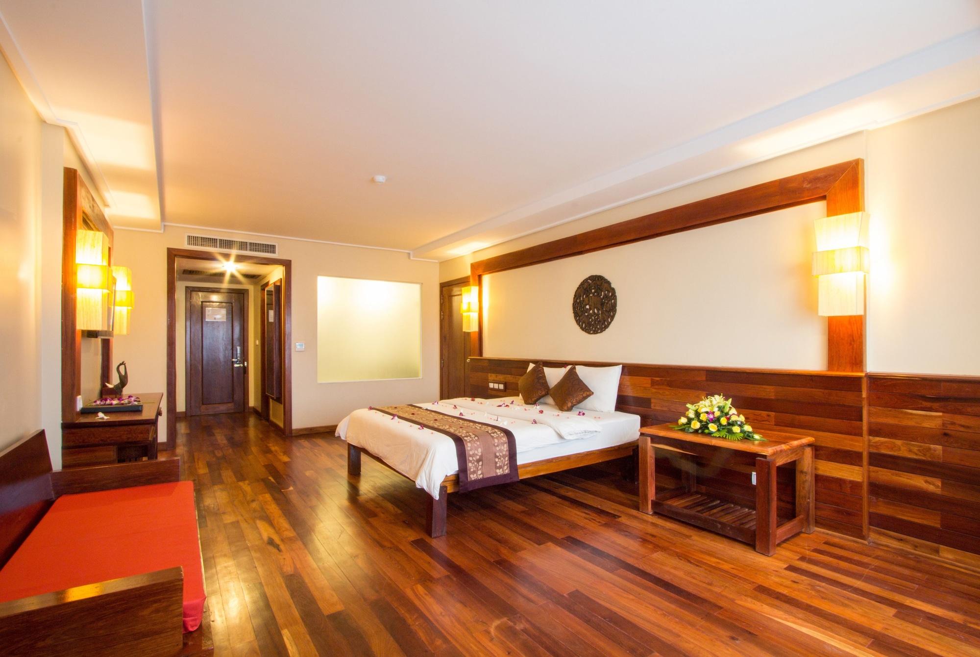 Royal Empire Premium Hotel Siem Reap Extérieur photo