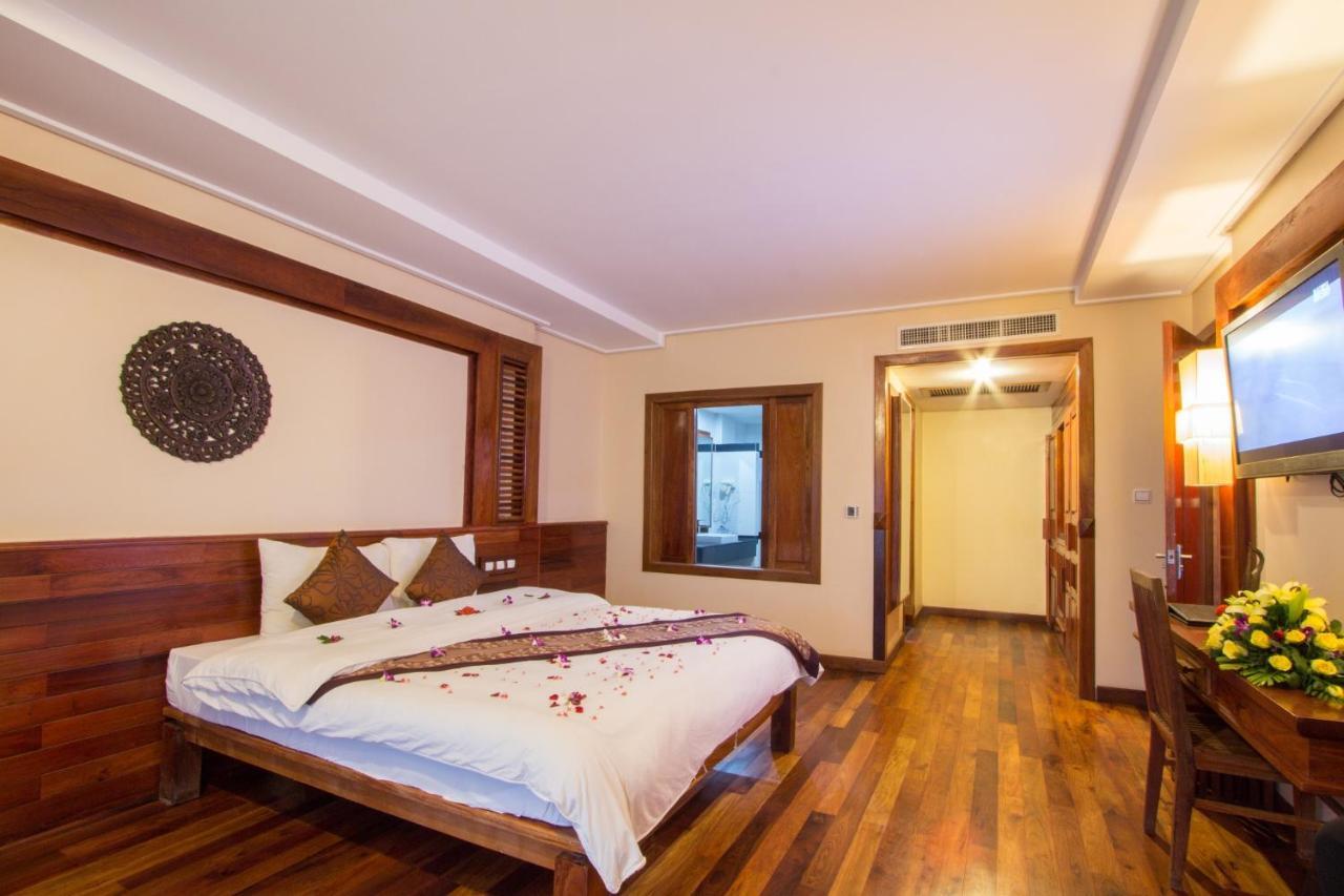 Royal Empire Premium Hotel Siem Reap Extérieur photo