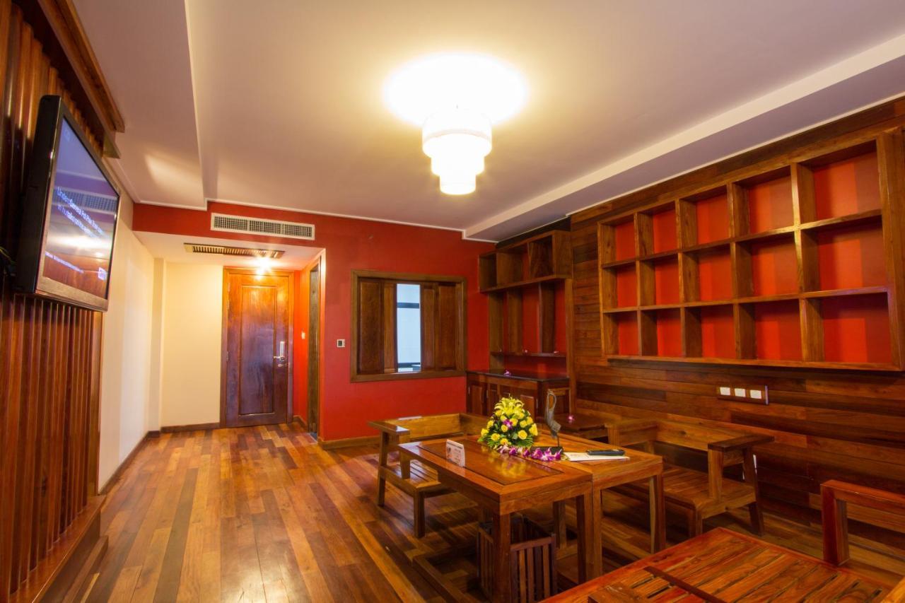 Royal Empire Premium Hotel Siem Reap Extérieur photo