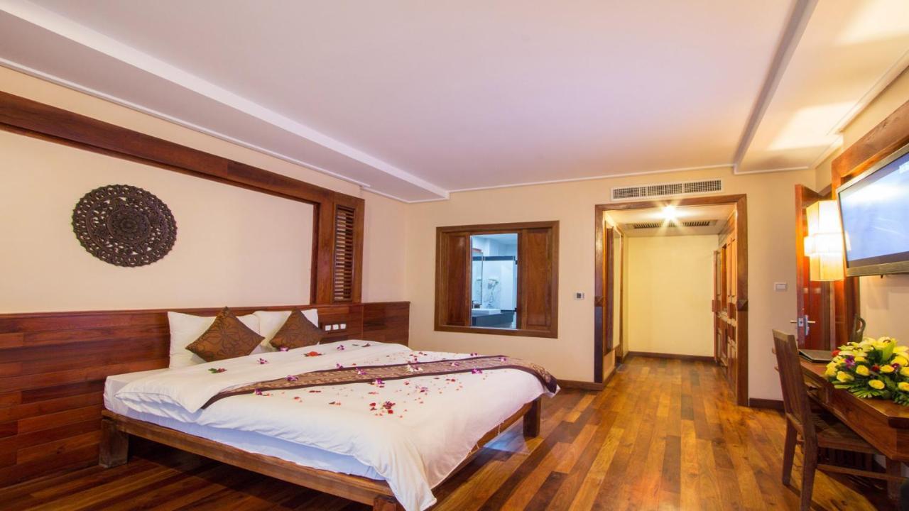 Royal Empire Premium Hotel Siem Reap Extérieur photo