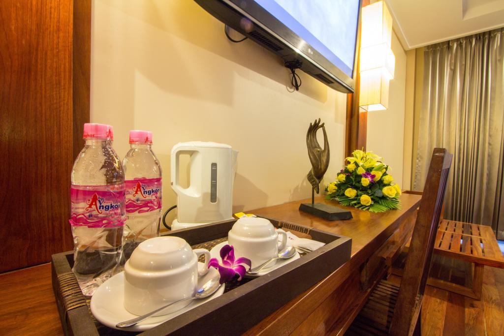 Royal Empire Premium Hotel Siem Reap Extérieur photo