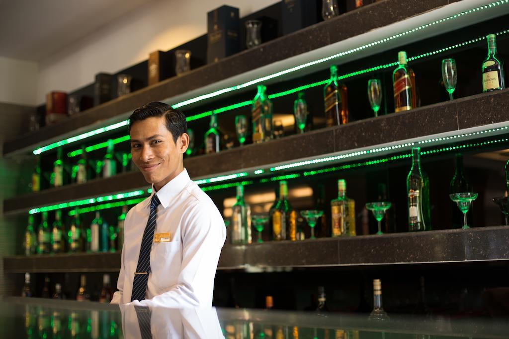 Royal Empire Premium Hotel Siem Reap Extérieur photo