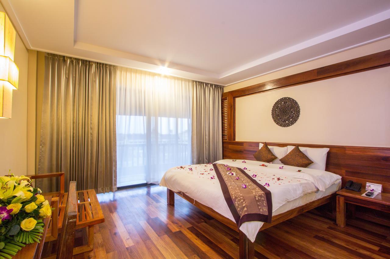 Royal Empire Premium Hotel Siem Reap Extérieur photo