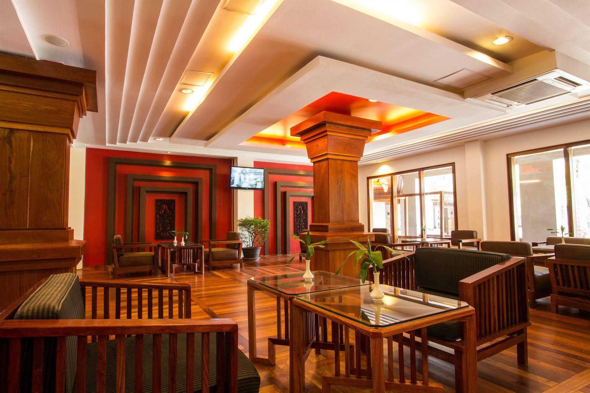 Royal Empire Premium Hotel Siem Reap Extérieur photo